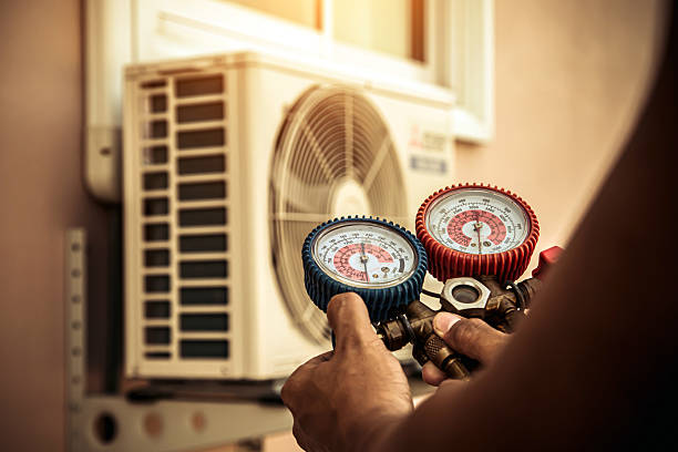 Professional Hvac Installation technician working in Marion, AR